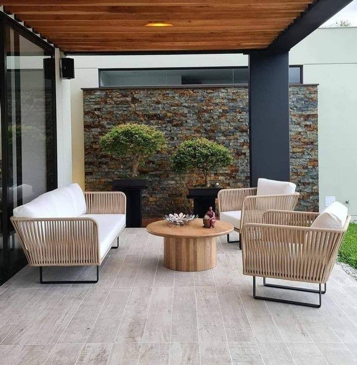 Maestro artesano trabajando